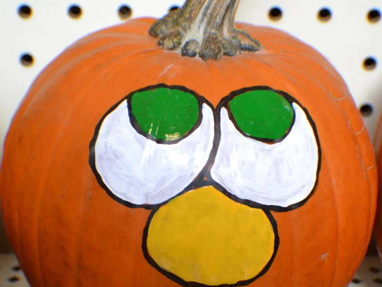Creating Homemade Concrete Jack-o'-Lanterns: DIY Guide
