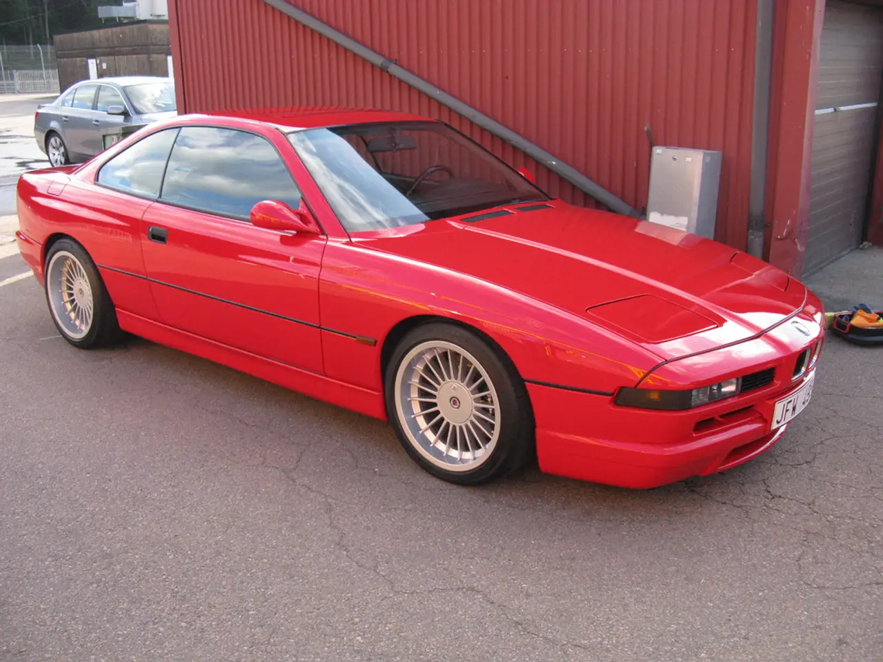 U.S. Dealers Adapt to Tariffs by Making 'Made in America' Cost-Efficient