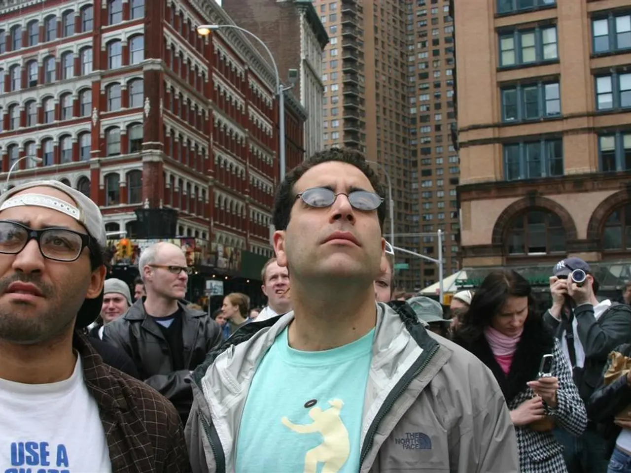 Individuals needed for investigation of a cell phone theft case