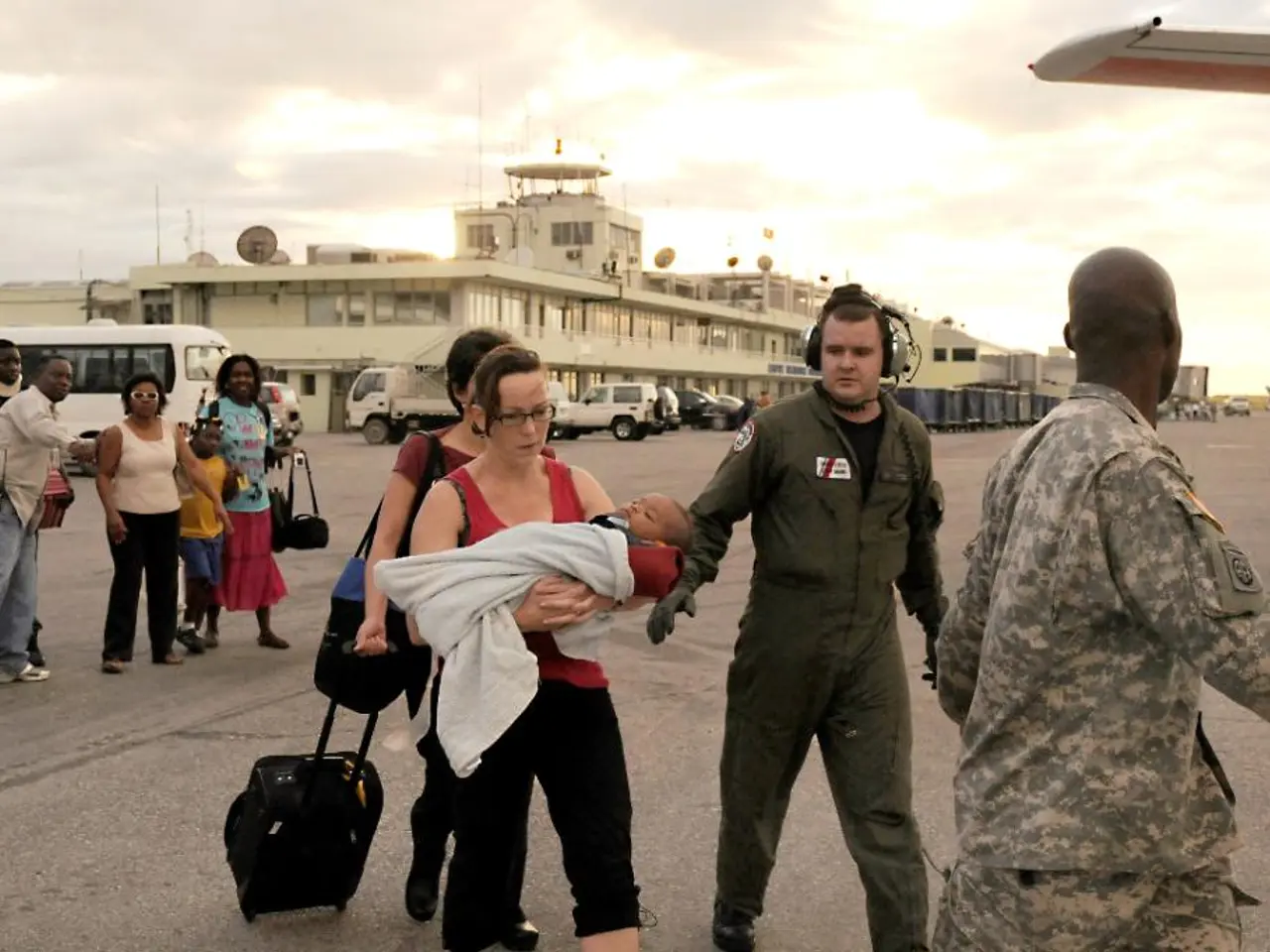 Residents' Petition Criticizes City Commissioner Over Aircraft Sound Levels