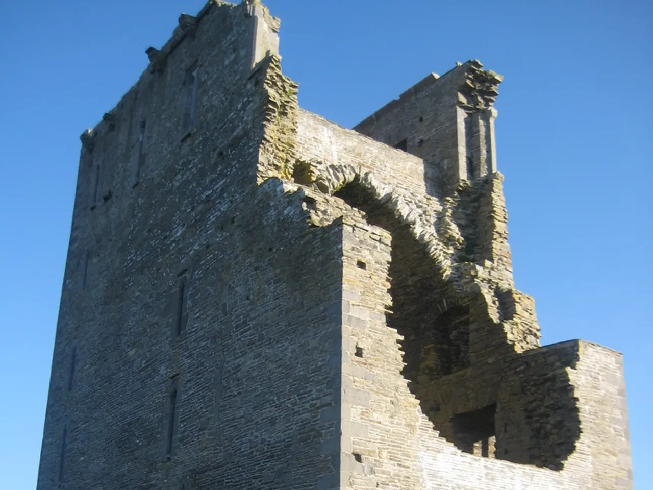 Over 400,000 individuals re-enter war-torn Syria following their departure from Turkey