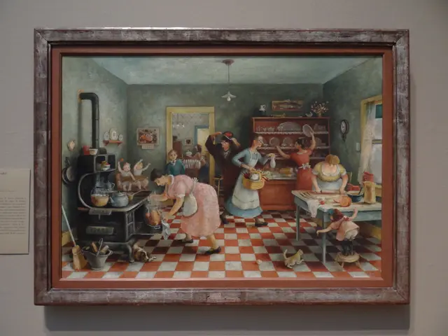 Gloria Gaynor resides in a residence reminiscent of the dwellings of The Golden Girls.