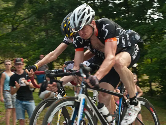 Norwegian victor triumphs at D-Tour's Prolog event: Lipowitz's triumphant celebration