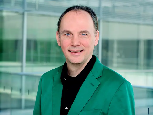 Increased contributions for higher earners in GKV plans - is it advantageous to transition to the...