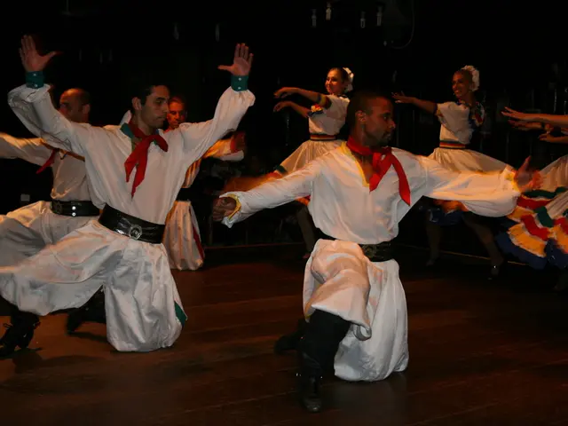 Variation of Controllable Factors Associated with Dementia Across Racial and Ethnic Groups