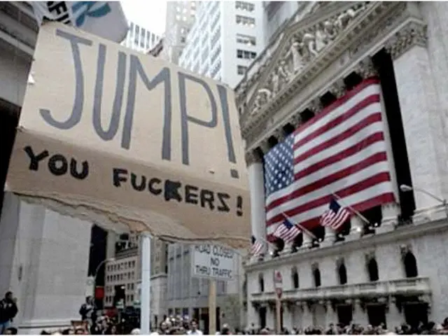 Images depict Europeans celebrating Ukraine's Independence Day.