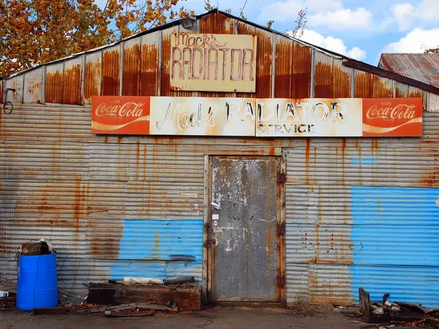 Investigating leads in Dusseldorf Oberbilk, in pursuit of a daring waste disposal case