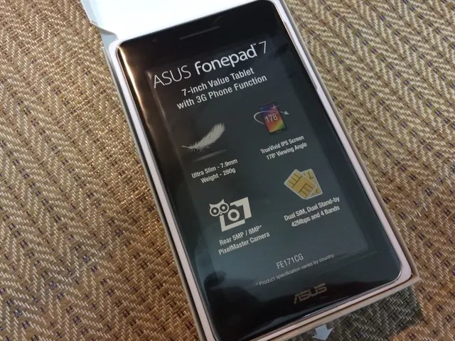 Versatile Foldable Phone Combines Convenience of Smartphone and Portability of a Handheld Device