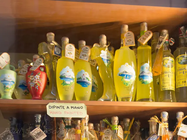 Homemade Resin Art for Creatives: A Step-by-Step Guide to Transforming Ideas into Sparkling...