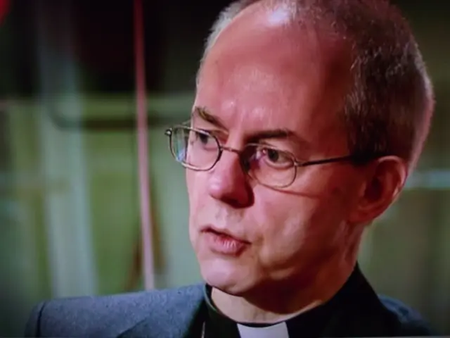 Thief makes off with a Citroen Jumper laden with firearms.