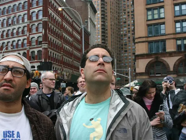 Individuals needed for investigation of a cell phone theft case