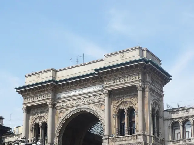 Alaafin of Oyo welcomes Obasanjo amidst lingering dispute with Ooni