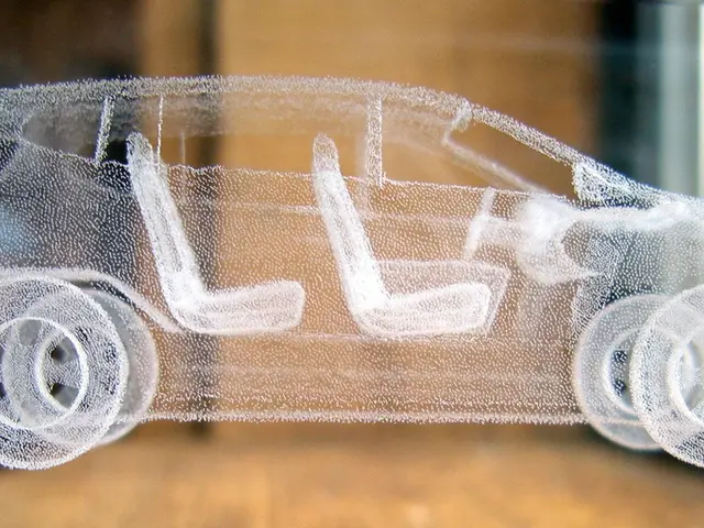 Wanted suspect in potential car theft in Gladbeck, identified by provided photograph