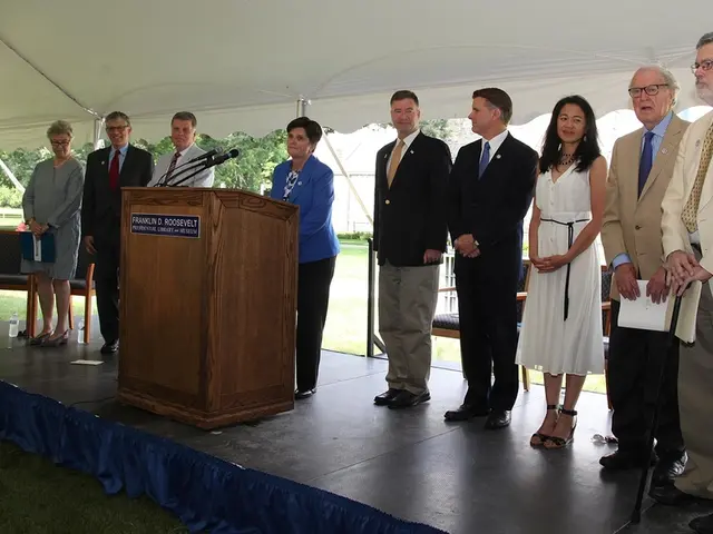 City of Arnsberg communicates with Lidl Deutschlandtour staff during their national tour