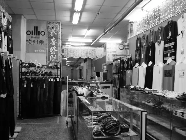 2011: Year that saw fashion's departure from its artistic roots