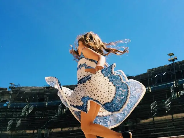 A Child Strays onto the Elevated Monorail Track at Hersheypark and is Rescued by another Park...