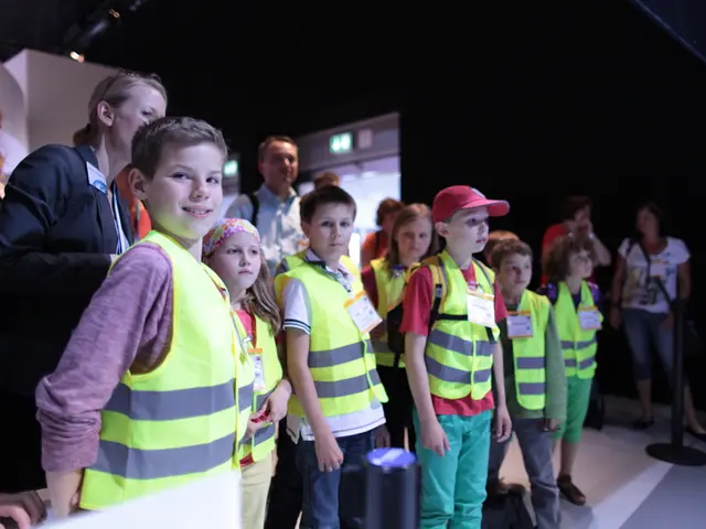 Adults urged by Rīga police to aid troubled children