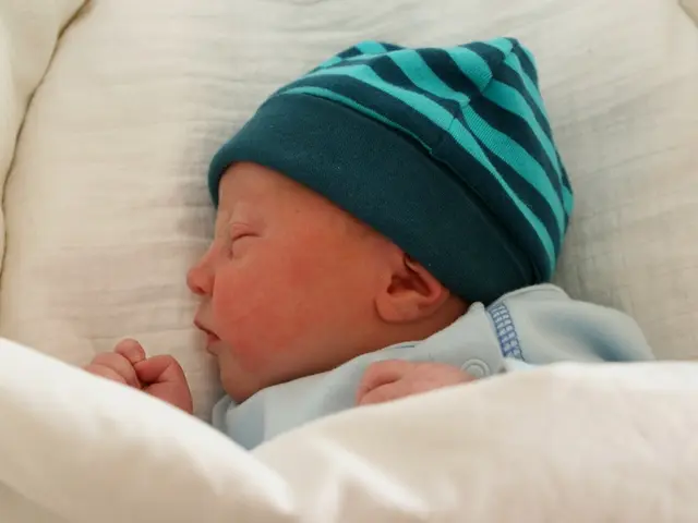 Infant's Slumber Routine in Week 25