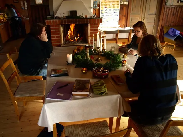 Residential Fire Occurs on Fifth Floor of a Multi-Unit Building in FW Hannover's Kitchen Area