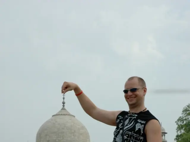 "Russian President Putin Praises PM Modi: 'India's Future Shines Bright'"