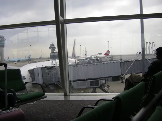 Ryanair departs from Tenerife Norte and Vigo airports, shuts down its base in Santiago, and...