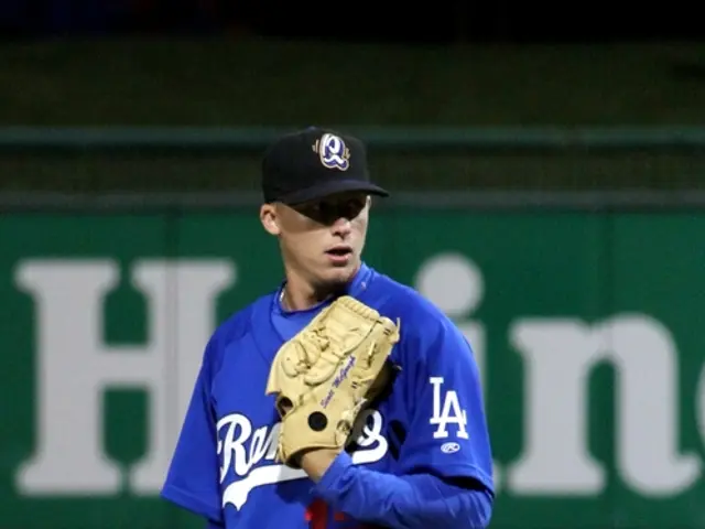 Elderly Individual Robbed - Report No. 0584 by Police-HB