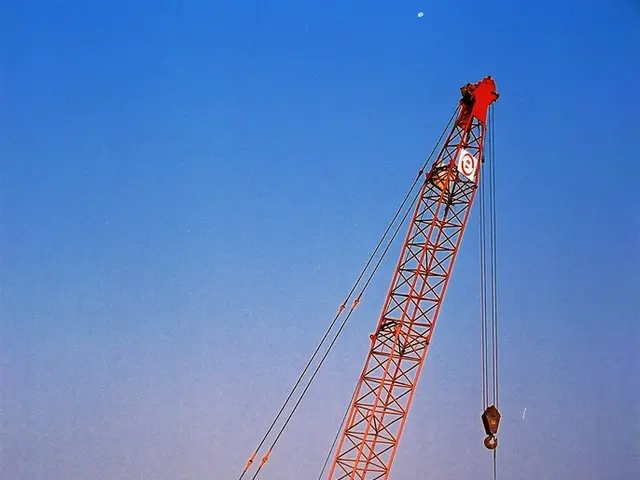 Import Announcement: Second 800-Ton Liebherr Brought Over