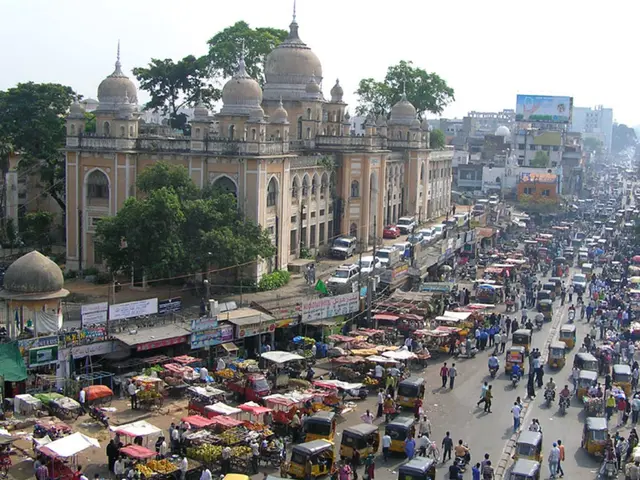 Yakutsk resident seeks information on the timeline for fixing the road by the Farmers' Market