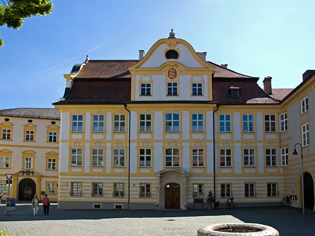 Reducing home size could enhance retirement savings and the real estate sector's efficiency