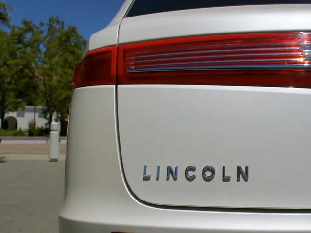 Next-Generation Cayenne from Porsche Embraces Sci-Fi: Wireless Powering Technology