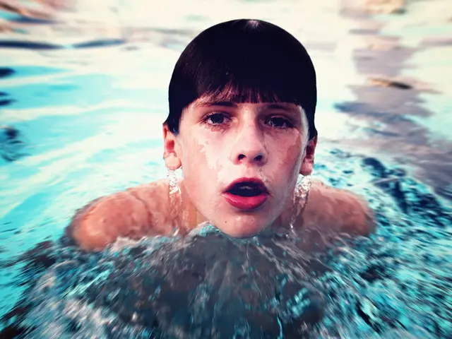 Dangerous Decision: City Council Prohibits Swimming in the Rhine, Risking Lives