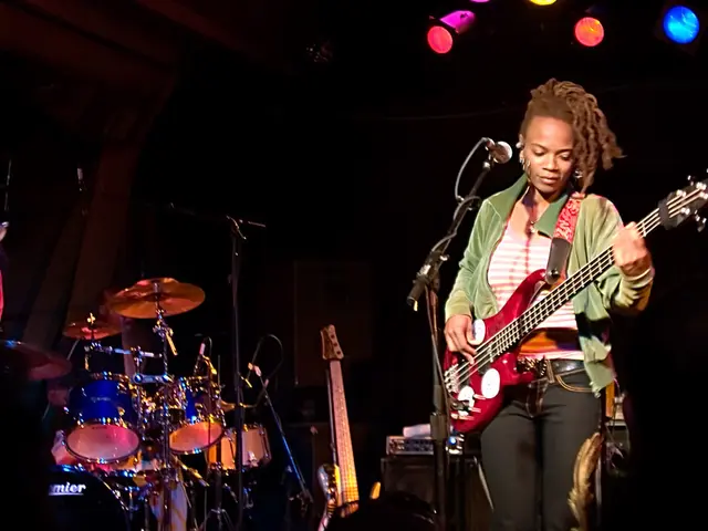 Rock band Radiohead resumes activity after a gap of 7 years, unveiling 20 planned live performances