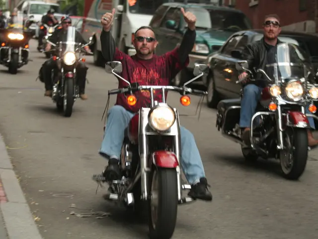 Bus chauffeur transports bicyclist