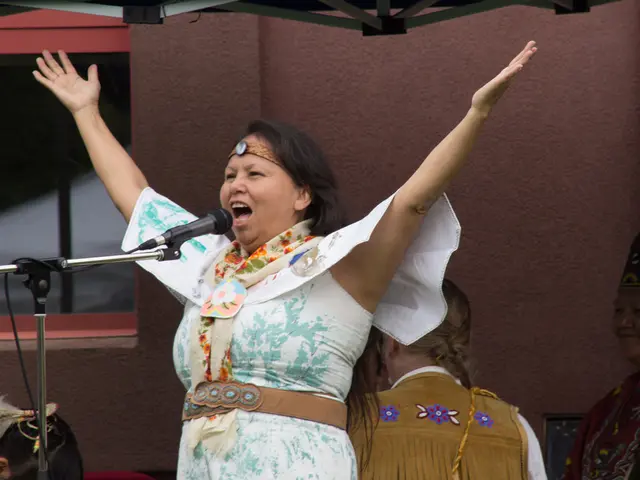 Belongs to the group of individuals who previously served in the European Parliament.