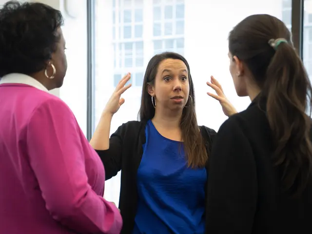 Witnesses needed for an assault in Offenbach, where three women allegedly attacked another woman.