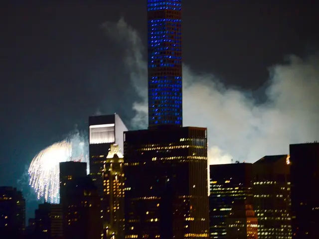 Apartment in Lengerich undergoes unprecedented fireworks display, leaving everyone unscathed.