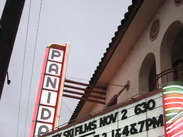 Common errors in makeup application, as pointed out by two professional artists