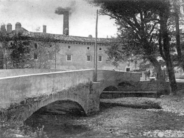 Fire claims lives in single-family dwelling in Norway, leaving at least three individuals deceased