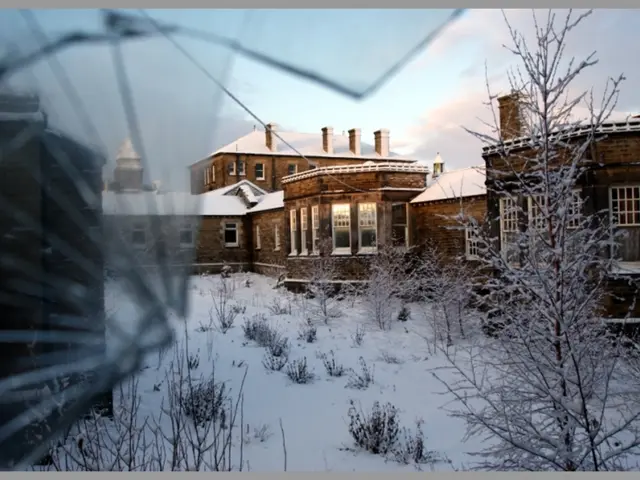 Adjusting your thermostat's temperature during winter: A necessary measure to avoid mold, dampness,...