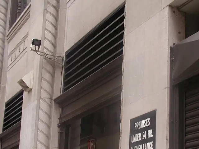 Pocket-Sized Carsk Microscope with Built-in Lighting