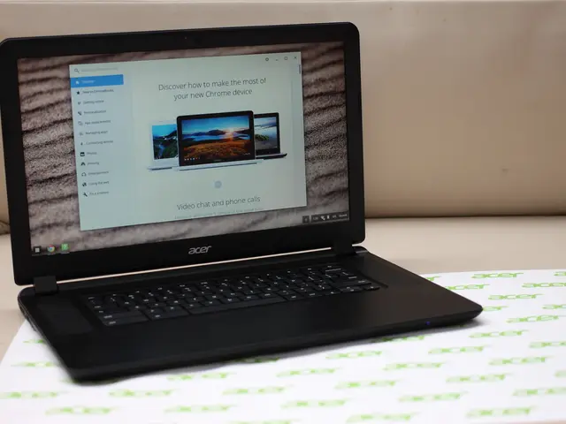 Compact E-reader Device Produced by Ectaco: The Jetbook Mini