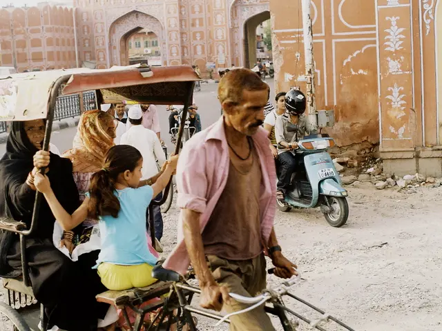 Foreign Trip Count: Manmohan Singh vs. Narendra Modi - A Fact-Checking Investigation