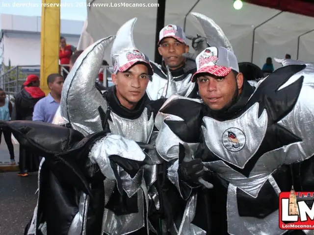 Unidentified individuals posing as water utility workers