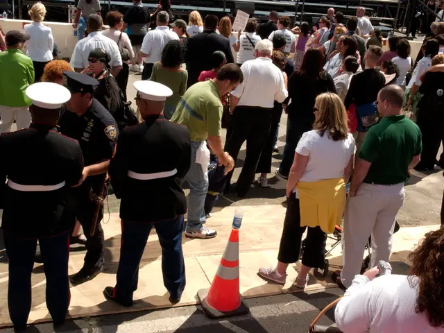 Intersection at Neu-Ulm remains immobilized for several days due to a malfunctioning pedestrian...