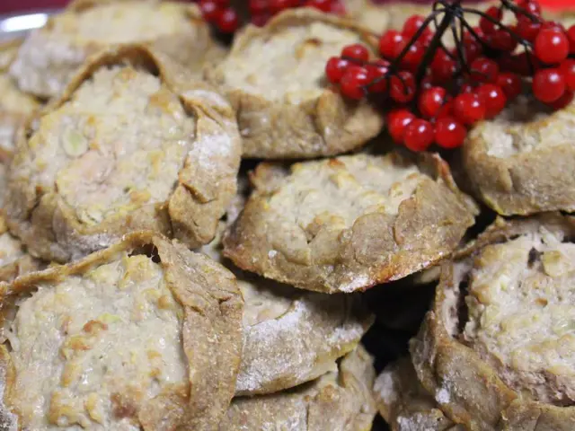 Are Facial Rollers Effective in Bringing Any Benefits?